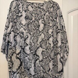EUC - Worthington Woman Snake Print Blouse | Black & White | Size 0X
